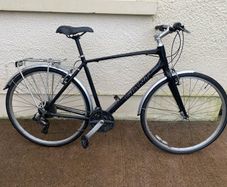 Giant escape3 Large hybrid 28 inch wheels 21 speed 21 inch frame mudguards back carrier
