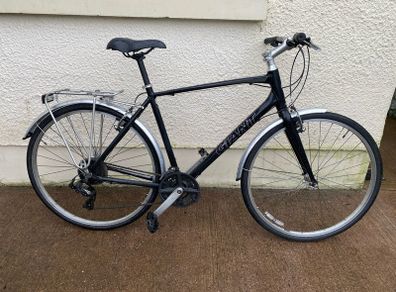 Giant escape3 Large hybrid 28 inch wheels 21 speed 21 inch frame mudguards back carrier