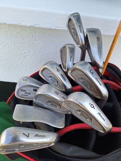 Golf clubs, full set and bag.