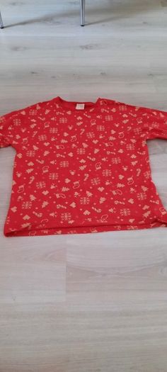 girls Xmas tshirt size 11-12 years