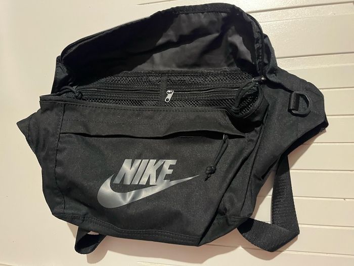 Nike Tech Hip Pack 10l crossbody Bumbag