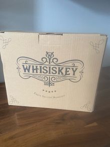 Whisiskey gift set in presentation box brand new