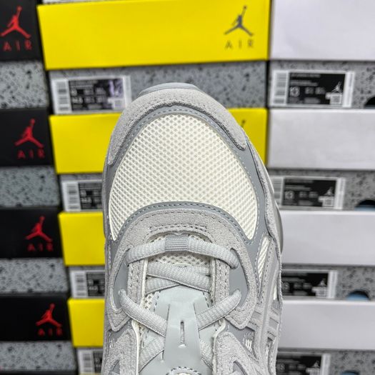 Brand New Men's Gel Asics