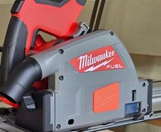 Milwaukee 18v track saw dust cover