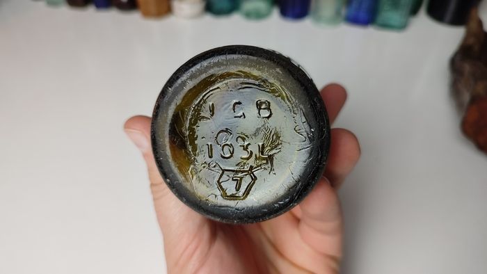 252 - Vintage Green Glass PJ Scanlan and Co Free State Smith Street Cork Collectible Decorative Beer Bottle