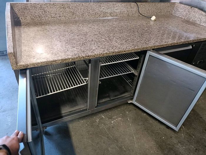 Pizza fridge  & garland cooker