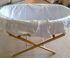 Moses basket with stand and mattress