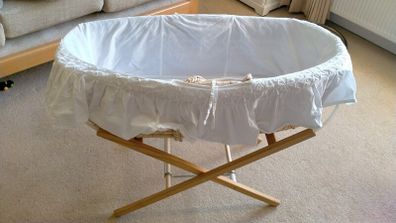 Moses basket with stand and mattress