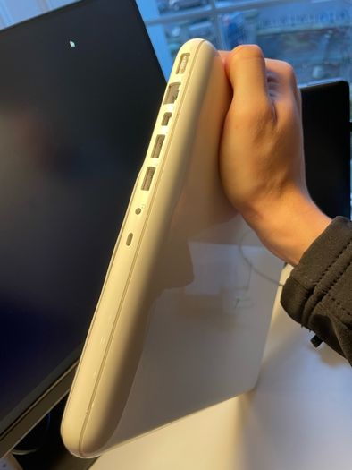 Apple Macbook (13-inch, Mid-2010)