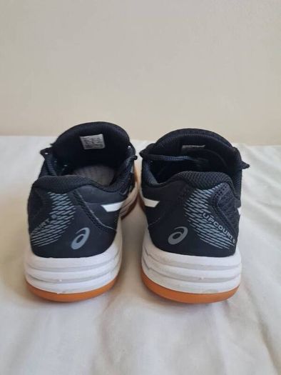 asics upcourt 5 Size 4.5 eu 38 black leather in excellent condition