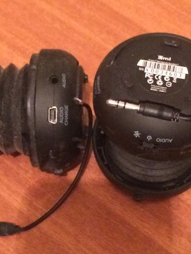 x mini speakers