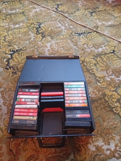 Vintage 1970s / 1980s Luxury Leather Look Cassette Tape Carrying Case