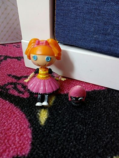 Bea's lalaloopsy doll bus