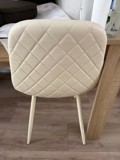 Set of 4 cream dining chairs