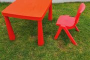 kids table and chair