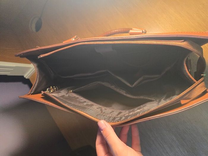 Woman bag/College bag(Comes with shoulder strap)