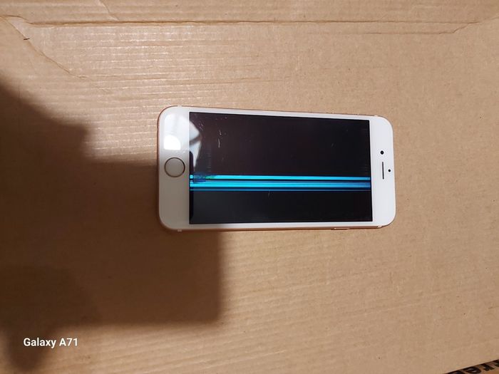Apple Iphone 6s, White with Rose Gold Back, Damaged Display, excellent cosmetic condition, For Parts or Repair