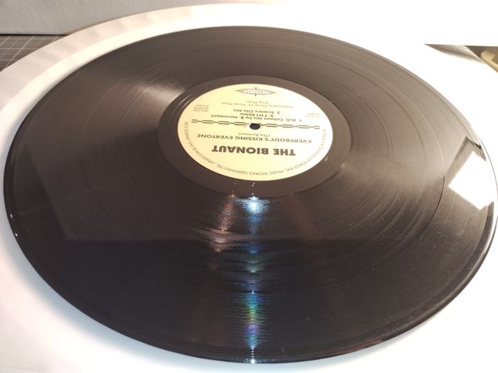 Bionaut - Everybody's Kissing Everyone - SCARCE Early 90s Piano House GEM!