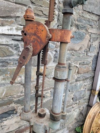 1915 Skeleton Petrol Pump