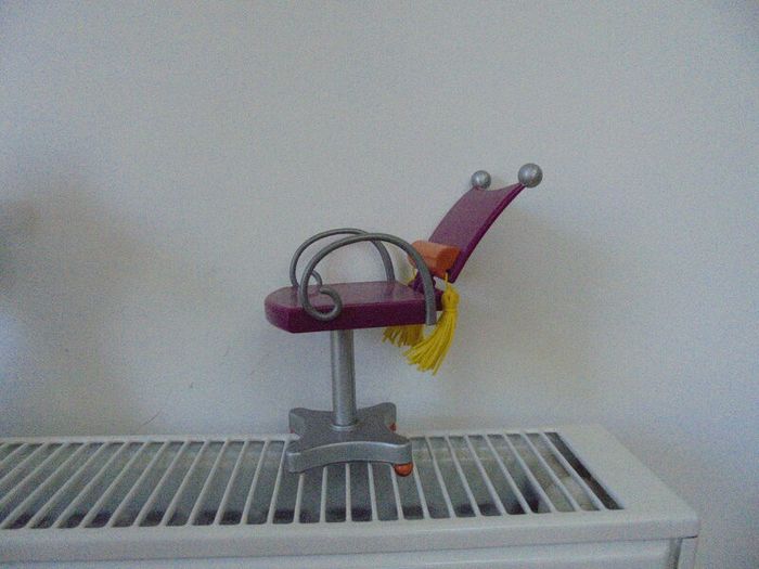 Dolls chair