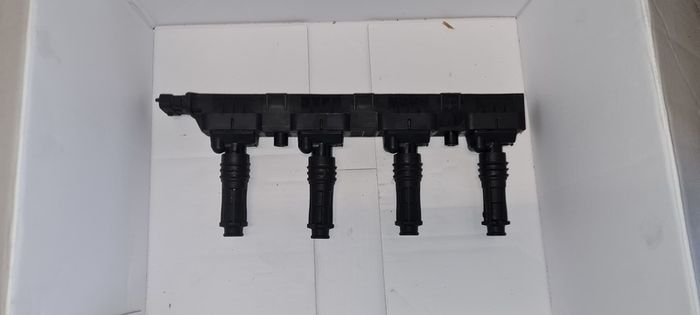 Bosch 0221503472 Ignition Coil Pack for Opel / Vauxhal Astra Corsa Meriva 1.4 2004- 2010 @ OCG