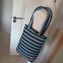 womans zip it bag Watch your bag forming!!!! Image 5