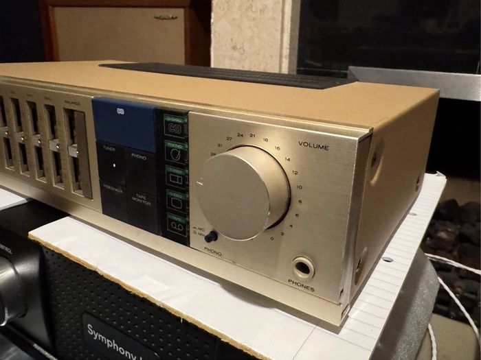 Marantz PM440 amplifier