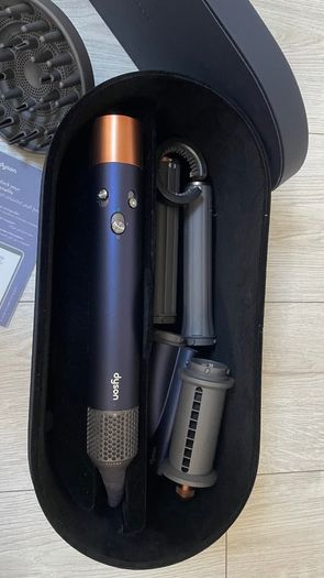 Dyson Airwrap - almost new condition