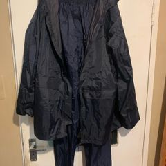 Full Medium Sized Outdoor/Golf rain gear