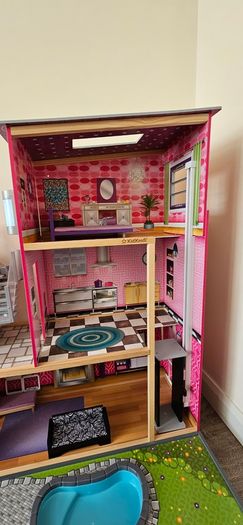 Wooden Dolls House: 3-storey, 4-foot KidKraft Uptown Model