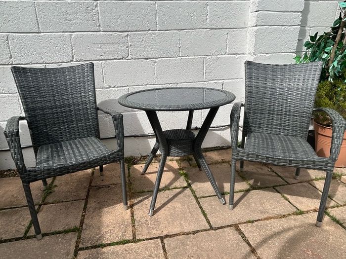 2 seater rattan table and chairs