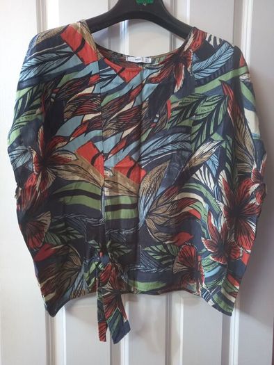 SALE!  Oversized Tropical Print Top size 12, new