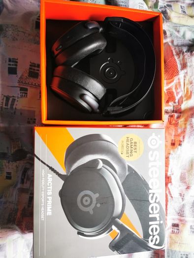Steel series Arctis Prime Headphones and Mic