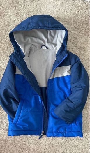 Kids clothes for 5-7 years.