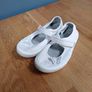 White kids pumps Image 3