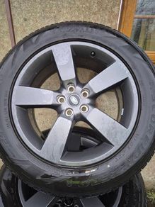 Defender 20" Alloys and tyres as new