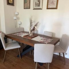 Extendable Dining Table