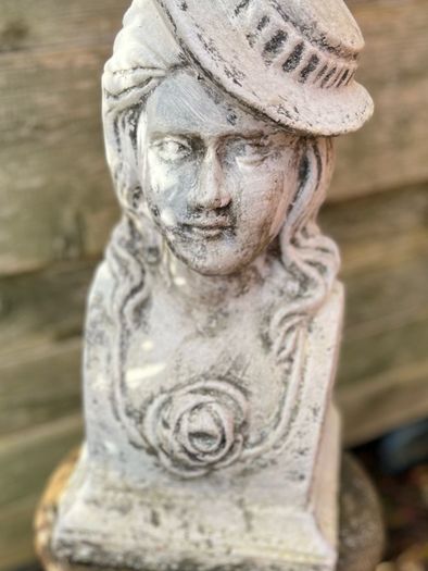 Bust