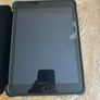 iPad 5th gen with sim Image 3