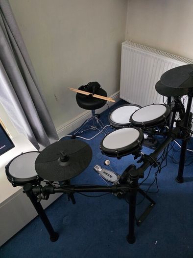 Alesis Nitro Max
