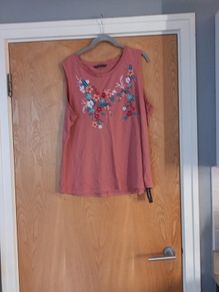 Dunnes Stores Embellished Sleevless Top/Vest .  S.18.  B.N.W.T