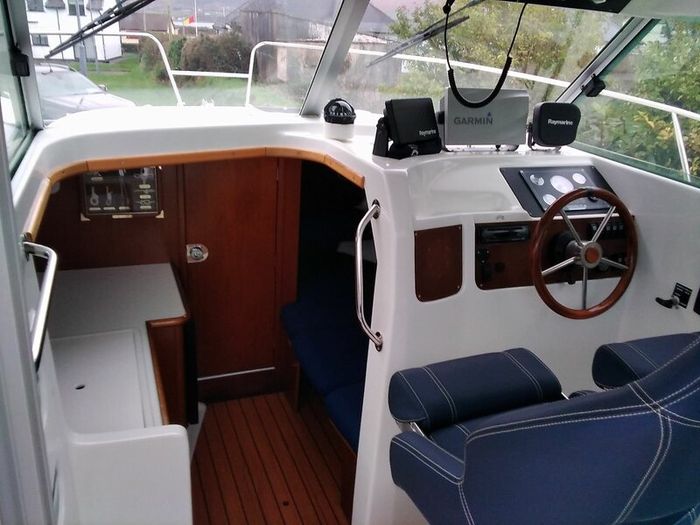 Beneteau Antares 710 Boat