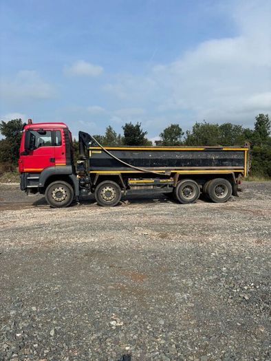 Man - 8 Wheeler Tipper - Auto- Year 2015