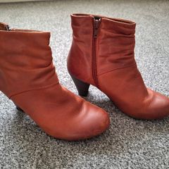Red heel leather boots
