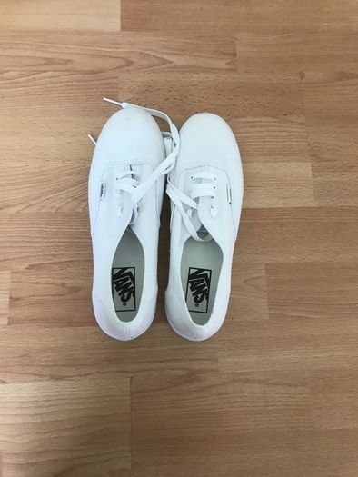 Brand new Vans off the wall trainers