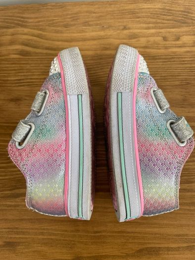 Skechers Twinkle toes (light up) girls shoes (UK 5, EU 22)