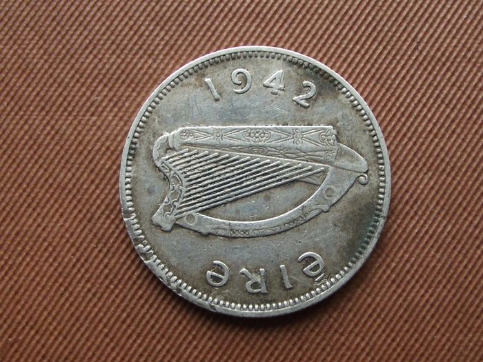Irish Republic. Silver Shilling (1942)