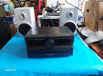 Panasonic SA-UX100 with 2 Philips Speakers, Model MC146