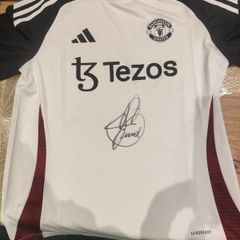 Manchester United signed jersey
