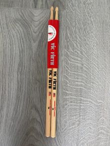 Vic Firth 5B drum sticks